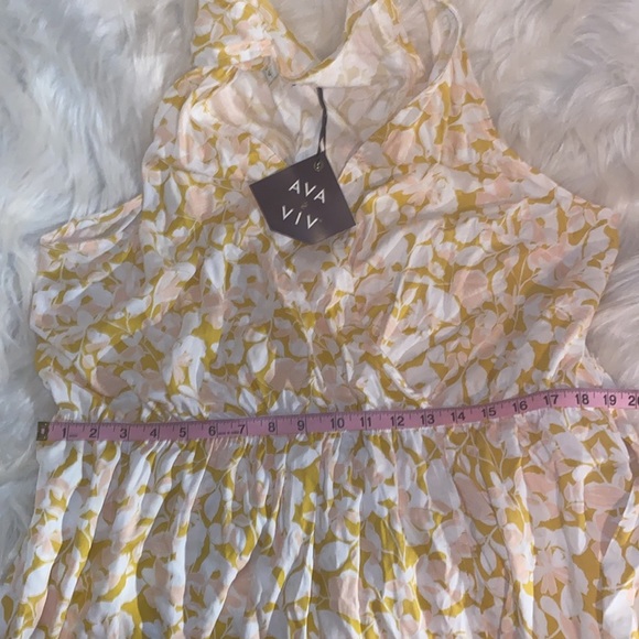 NWT Ava & Viv Midi Dress V-Neck Sleeveless Floral Yellow Woman 2X Shark Bite Hem - Picture 10 of 10